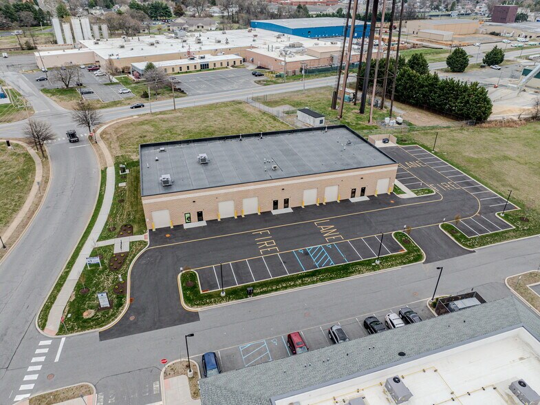 More Photos Of 410 Diamond State Blvd, Middletown Light Distribution For Lease