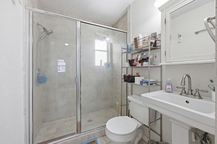 More Photos Of 218 19th Ave N, Jacksonville Beach Apartments For Sale