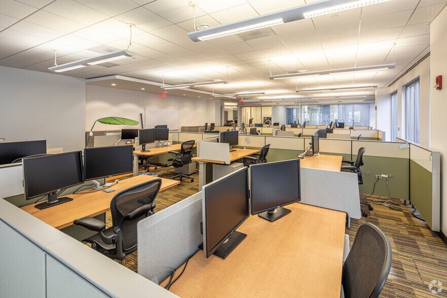 More Photos Of 2550 Wasser Ter, Herndon Office For Sale