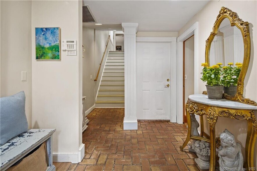 More Photos Of 4 Long Ridge Rd, Redding General Retail For Sale