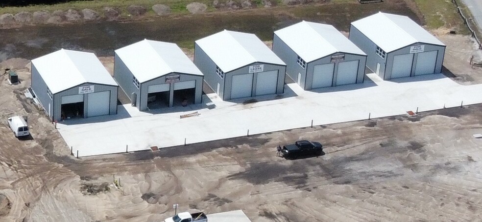 More Photos Of 790 U.S. Rte 1, Oak Hill Light Distribution For Lease