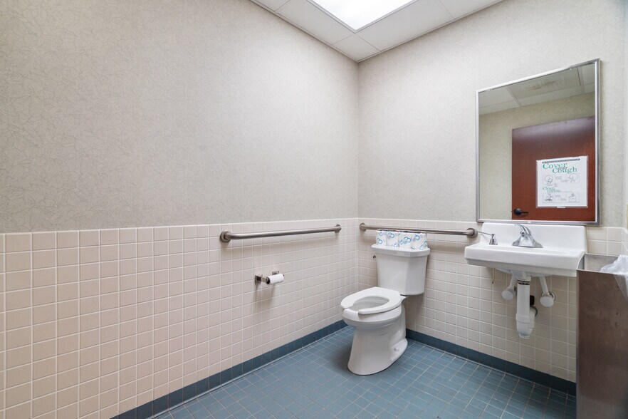 More Photos Of 3139 Voyager Dr, Green Bay Bank For Sale