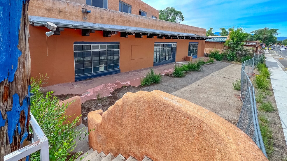 More Photos Of 413 Paseo Del Pueblo Norte, Taos Hotel For Sale