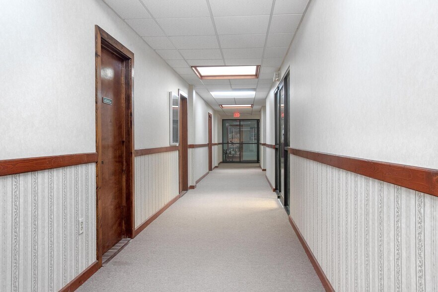 More Photos Of 145 E Rich Ave, Deland Office For Lease