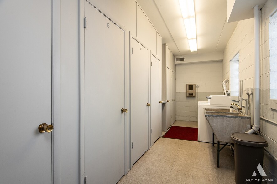 More Photos Of 7922 S Pulaski Rd, Chicago Office For Sale