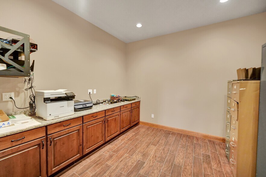 More Photos Of 5006 Portico Way, Midland Medical For Lease