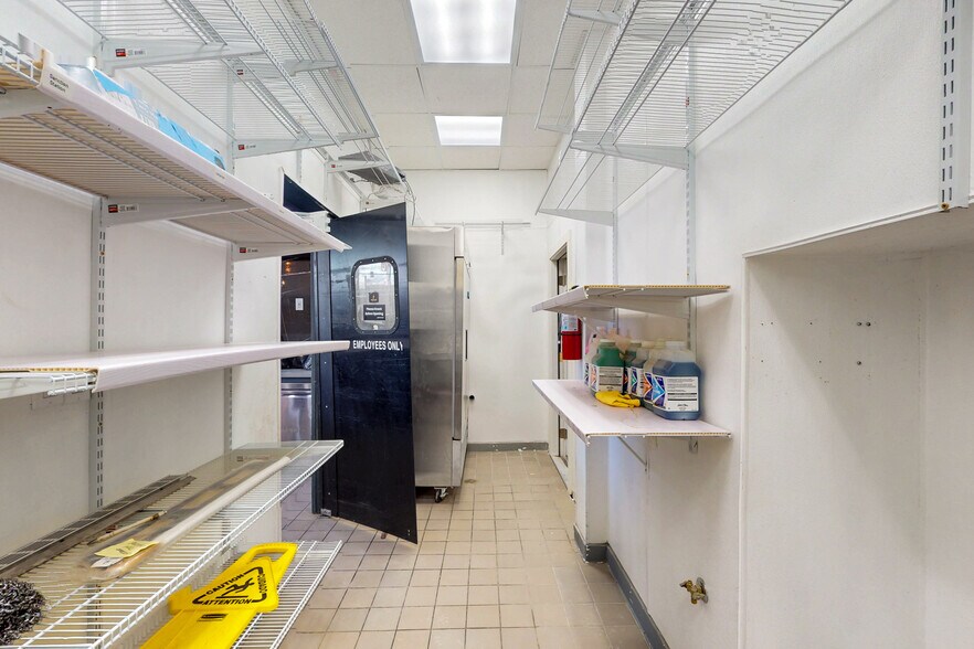 More Photos Of 3300 Adeline St, Berkeley Storefront For Lease