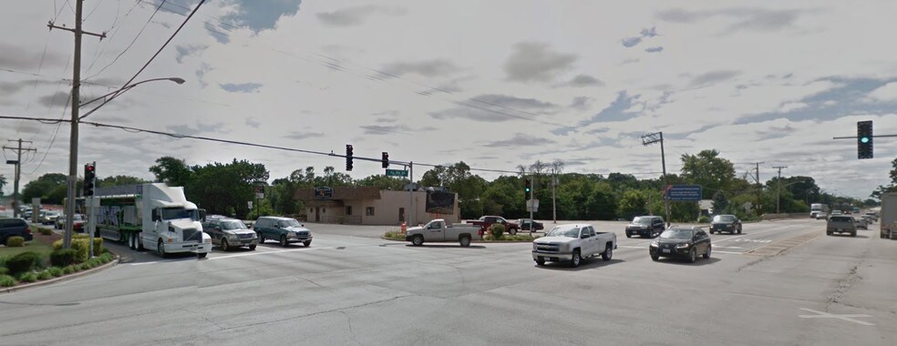 More Photos Of 103 E Jefferson St, Shorewood Land For Lease