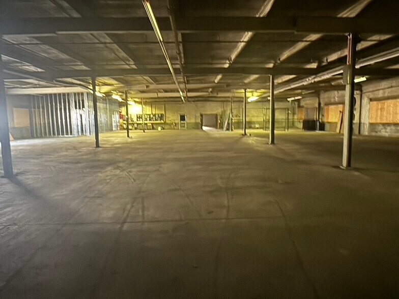 More Photos Of 620 Beaulieu St, Holyoke Manufacturing For Lease