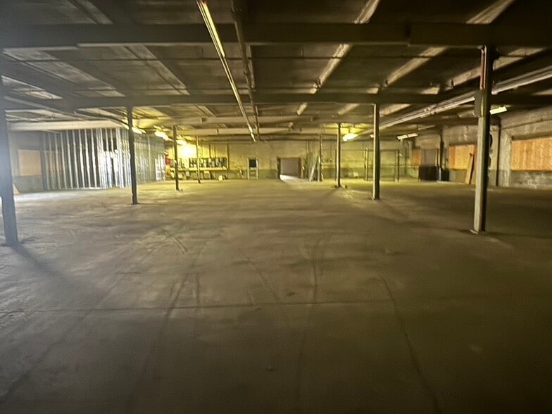 More Photos Of 620 Beaulieu St, Holyoke Manufacturing For Sale