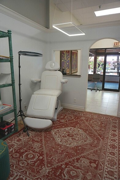 More Photos Of 330 Clematis St, West Palm Beach Storefront Retail Office For Sale