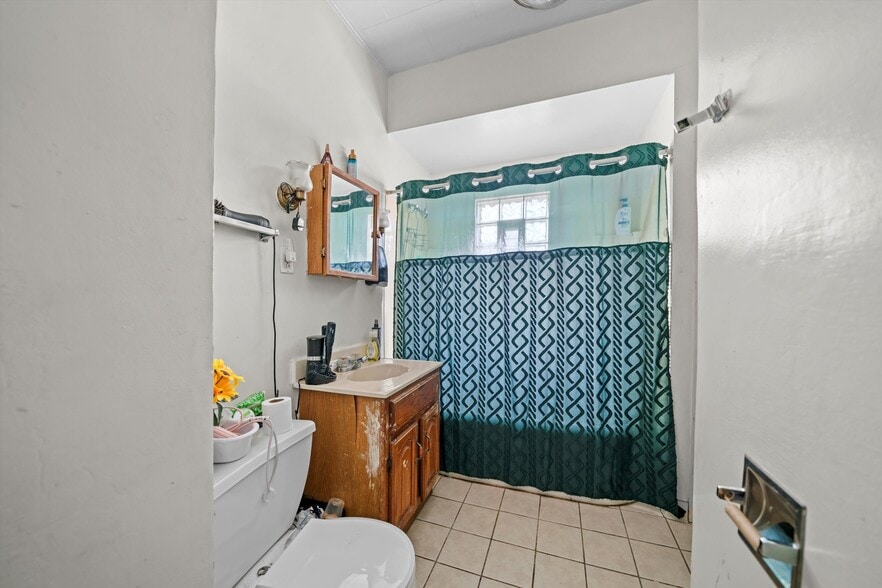 More Photos Of 6058 S Massasoit Ave, Chicago Apartments For Sale