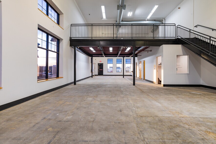 More Photos Of 755 Bielenberg Dr, Woodbury Storefront Retail Office For Lease