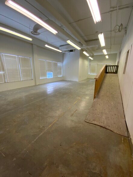 More Photos Of 2908 2nd Ave SE, Calgary Warehouse For Lease