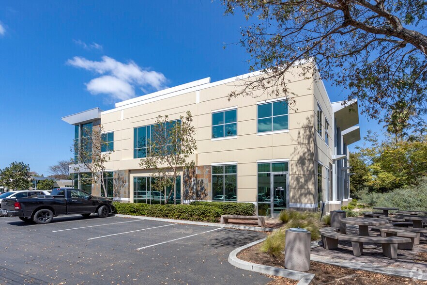 More Photos Of 2772 Gateway Rd, Carlsbad Office For Lease