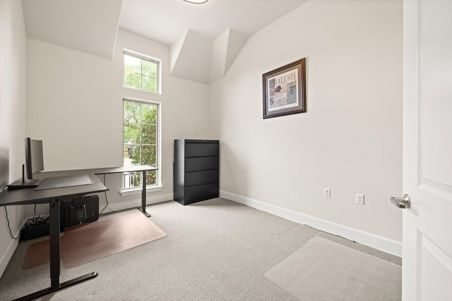 More Photos Of 2224 Bridgeview Blvd, Edmond Office For Sale