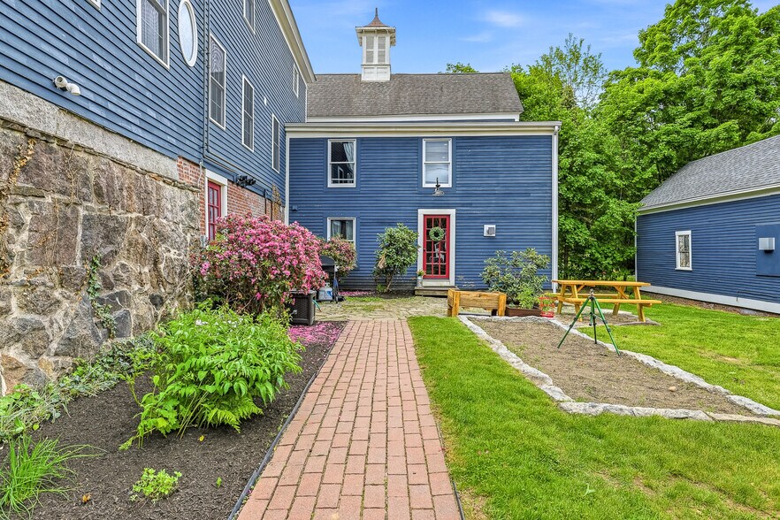 More Photos Of 1 Old Manchester Rd, Raymond Multifamily For Sale