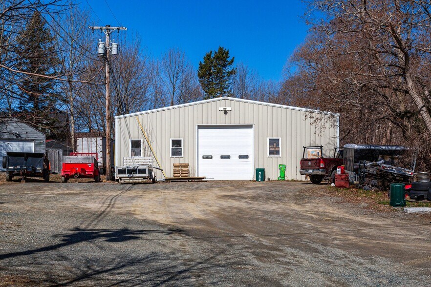 More Photos Of 3 Lumber Ln, Bar Harbor Flex For Sale