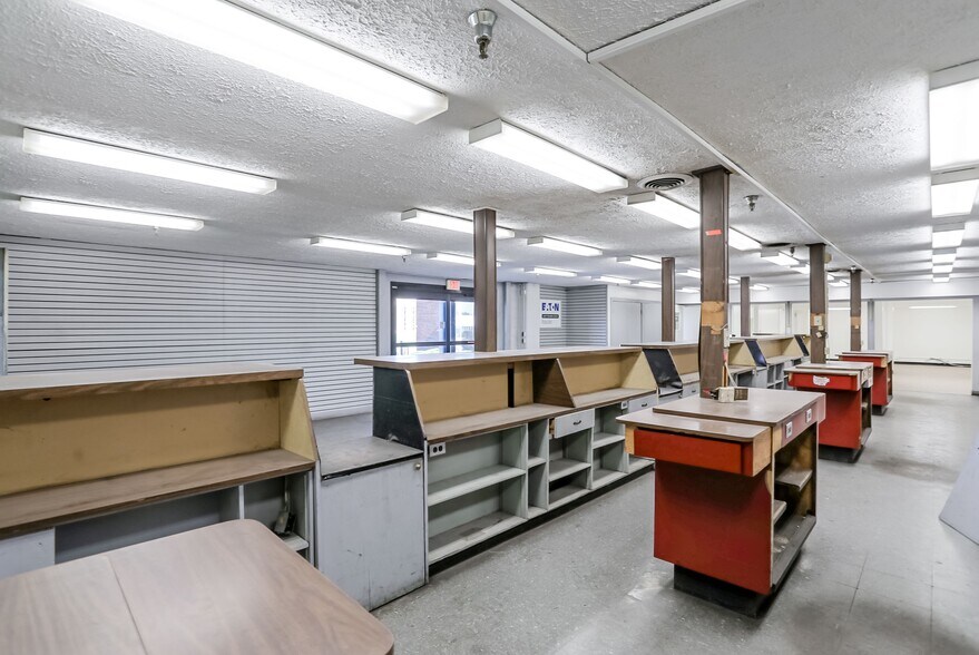 More Photos Of 2334 Production Dr, Indianapolis Warehouse For Lease