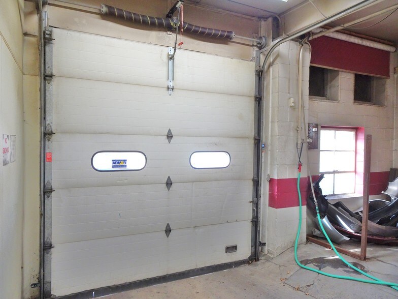 More Photos Of 4261 Chicago Ave, Minneapolis Auto Repair For Sale