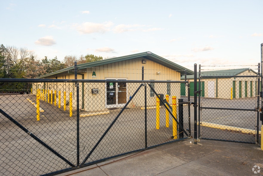 Primary Photo Of 851 E Jefferson Pike, Murfreesboro Self Storage For Lease