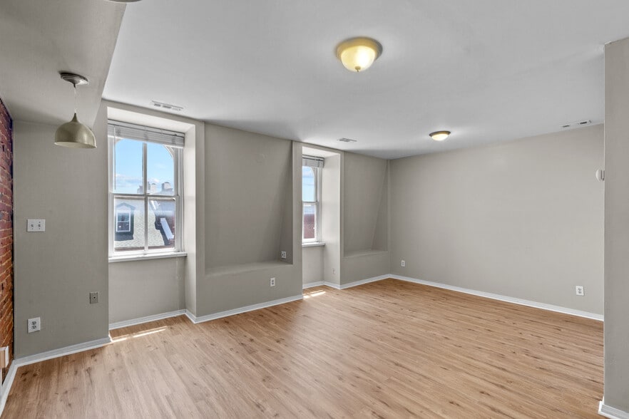 More Photos Of 1709 S 8th St, Saint Louis Apartments For Sale