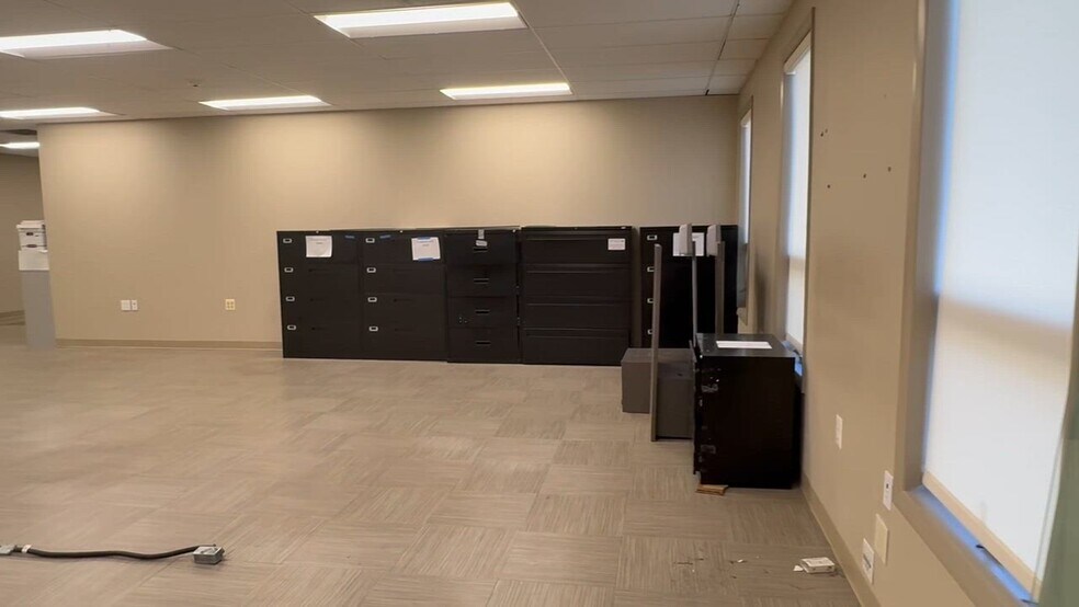 Primary Photo Of 1575 Brunswick Ave, Lawrence Township Cumberland Bank For Lease