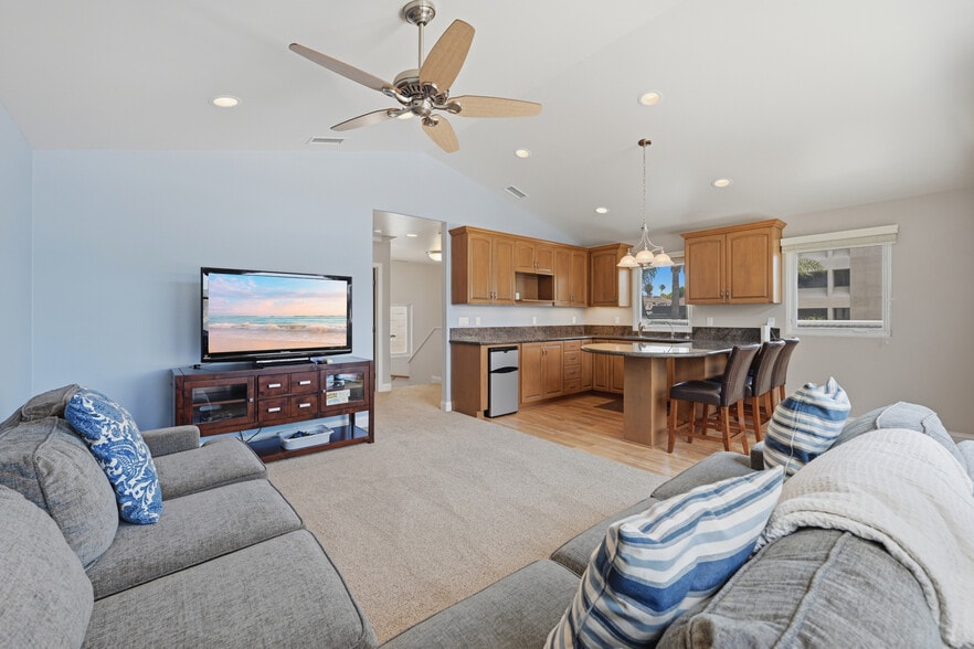 More Photos Of 4652 Cass St, San Diego Office Residential For Sale