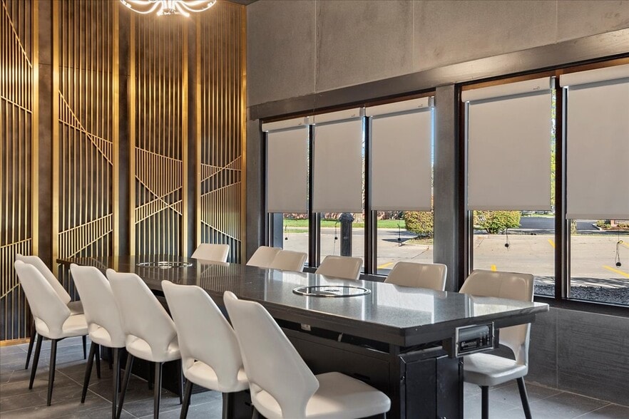 More Photos Of 2100 W White Oaks Dr, Springfield Restaurant For Sale