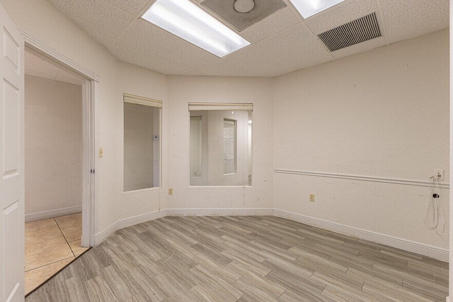 More Photos Of 3049 Cleveland Ave, Fort Myers Medical For Sale