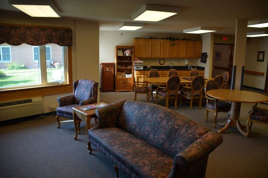 More Photos Of 1505 N Adams St, Lexington Skilled Nursing Facility For Sale