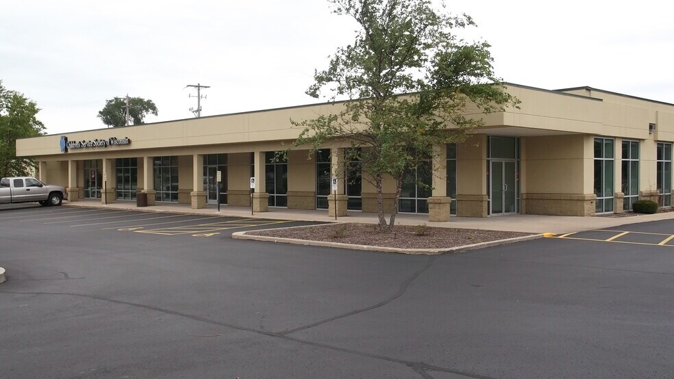 More Photos Of 8207 22nd Ave, Kenosha Office For Lease