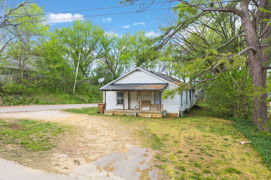 More Photos Of 252 N Main St, Lexington Multifamily For Sale