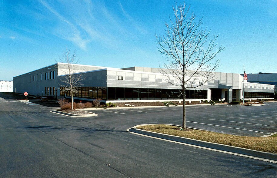 Primary Photo Of 1111 Lakeside Dr, Gurnee Manufacturing For Lease