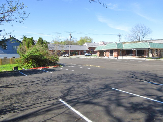 More Photos Of 2020 Greenwood Lake Tpke, Hewitt Restaurant For Lease
