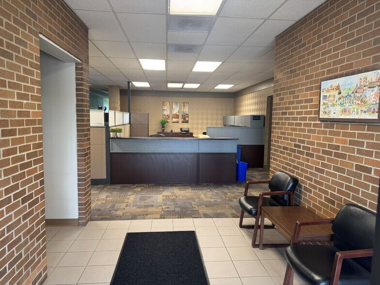 More Photos Of 2709 McGraw Dr, Bloomington Office Residential For Sale