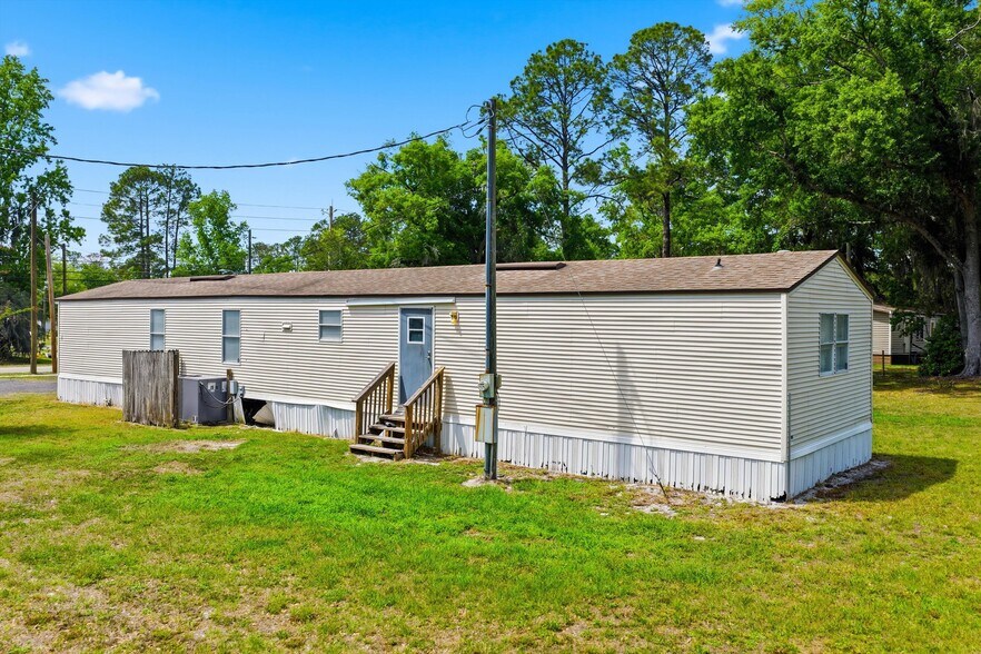 More Photos Of 11169 Eleanor Ave, Jacksonville Manufactured Housing Mobile Home Park For Sale