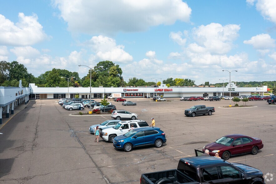 1901619230 Fort St, Riverview, MI 48193 Freestanding For Sale