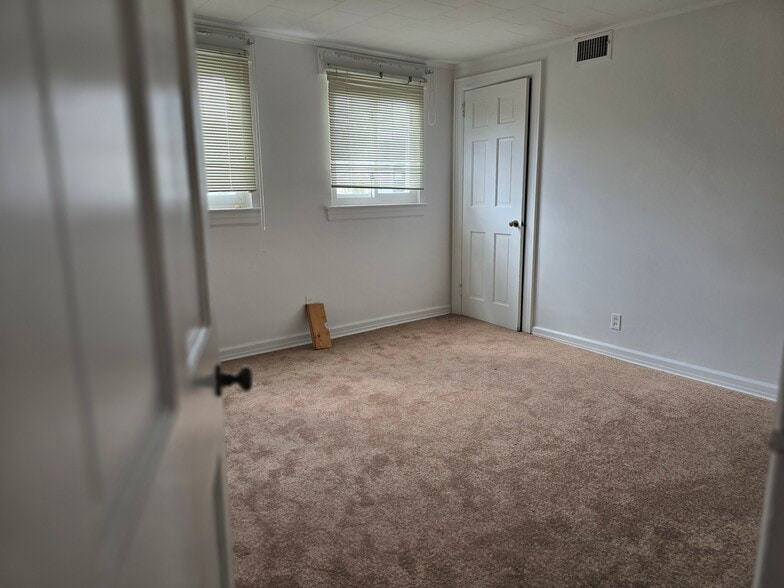 More Photos Of , Clifton Unknown For Sale