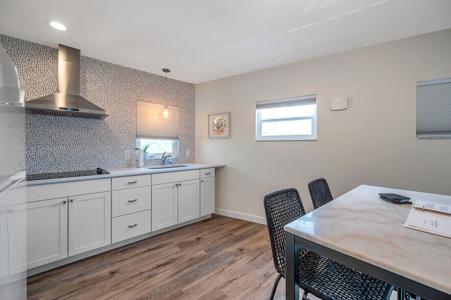 More Photos Of 465 Main St, Dunedin Storefront Retail Residential For Sale