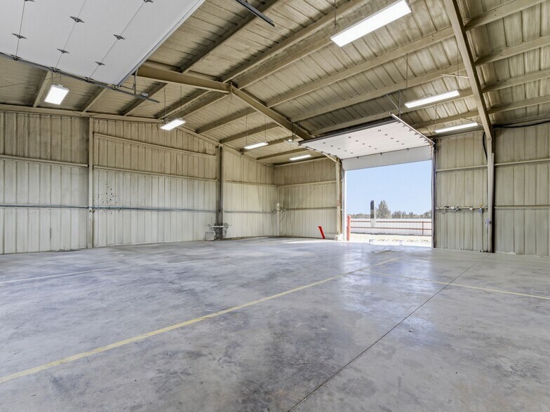 More Photos Of 1511 S Graham St, Stephenville General Retail For Sale