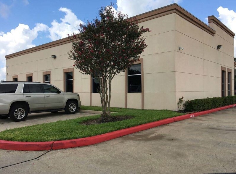 More Photos Of 355 School St, Tomball Medical For Sale