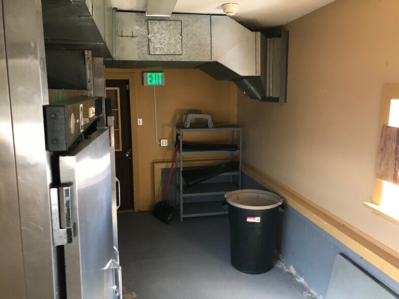More Photos Of 1454 State Route 30, Wells Specialty For Sale