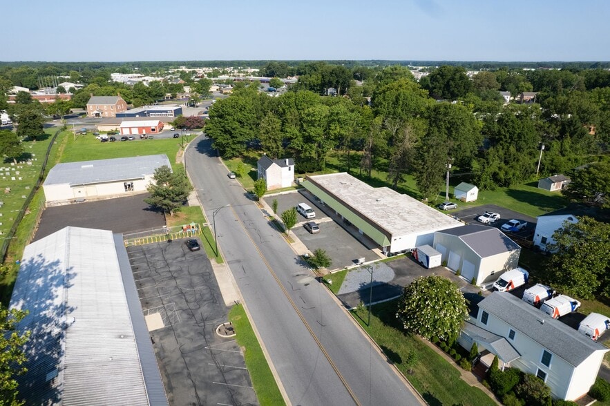 More Photos Of 25 Creamery Ln, Easton Office For Lease