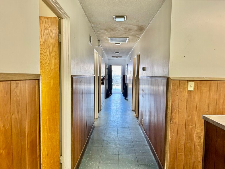 More Photos Of 6513 Whittier Blvd, Los Angeles Medical For Sale
