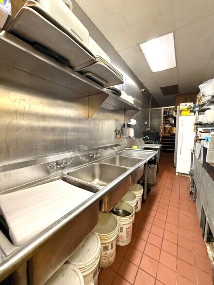 More Photos Of 1468 Haddon Ave, Camden Restaurant For Sale