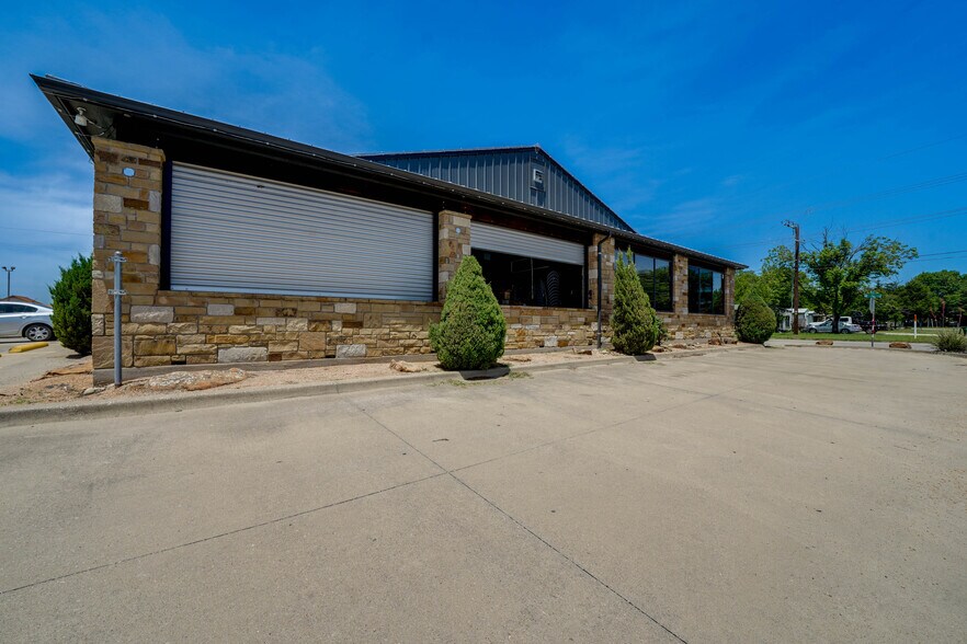 More Photos Of 215 NE 27th Ave, Mineral Wells Restaurant For Sale