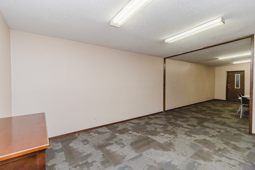 More Photos Of 1319 E 17th Ave, Hutchinson Religious Facility For Sale