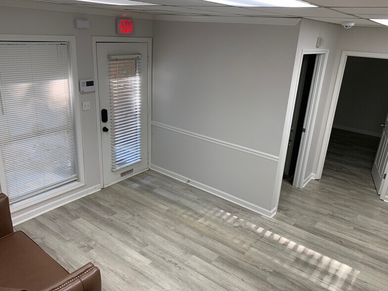 More Photos Of 875 Old Roswell Rd, Suite C-200, Roswell Office For Lease