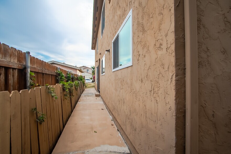 More Photos Of 1121 E 6th St, National City Apartments For Sale